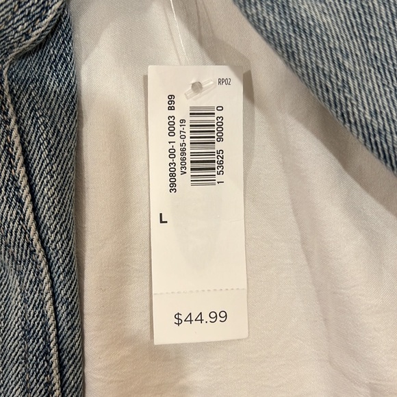 NWT Old Navy Jean Jacket - Light Wash - Picture 10 of 10